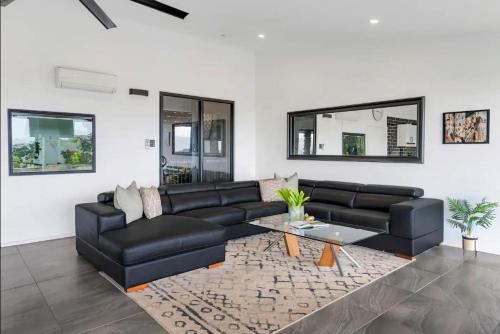 Modern 3BR Apartment in Tacunan Modern 3BR Apartment in Tacunan