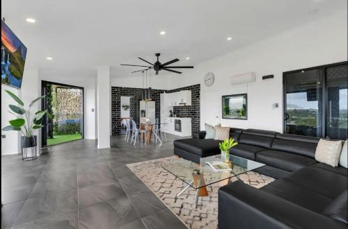 Modern 3BR Apartment in Tacunan Modern 3BR Apartment in Tacunan