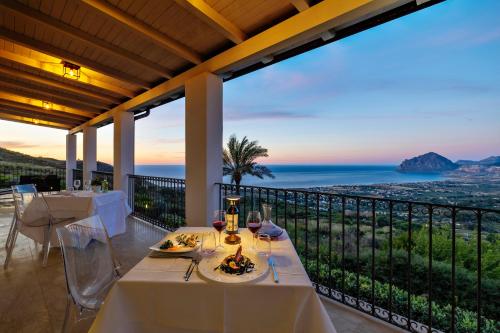 Terraza/balcón, HOTEL VENERE DI ERICE RESORT E SPA in Valderice Terraza/balcón, HOTEL VENERE DI ERICE RESORT E SPA in Valderice