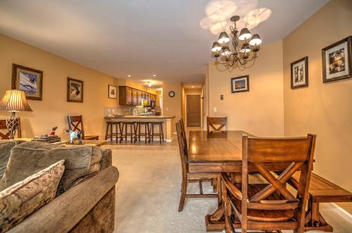 Sawmill Creek Condo 106 by Great Western Lodging in Four O'Clock Sawmill Creek Condo 106 by Great Western Lodging in Four O'Clock