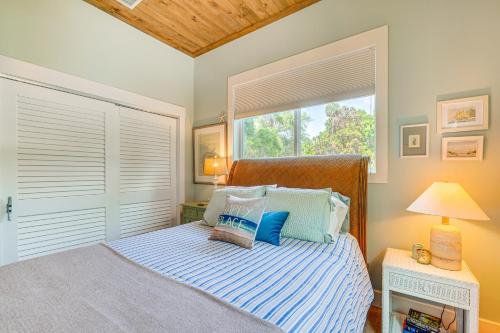 Stilt-Style Cottage Less Than 1 Mi to Downtown Yankeetown! in 興力士 (FL) Stilt-Style Cottage Less Than 1 Mi to Downtown Yankeetown! in 興力士 (FL)