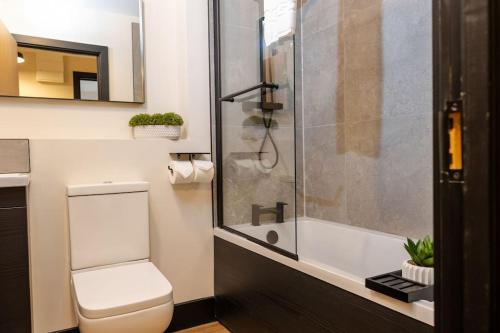 The Berriman Collection Stylish Sleeps 6 - 2 Bedroom near Roath Park The Berriman Collection Stylish Sleeps 6 - 2 Bedroom near Roath Park