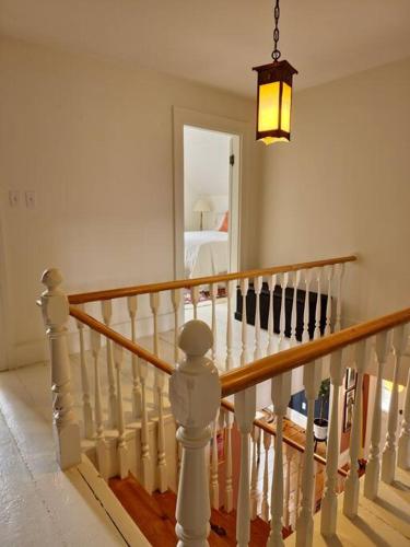 Vintage Vibe 4 Bedroom in Hopewell Cape (NB) Vintage Vibe 4 Bedroom in Hopewell Cape (NB)