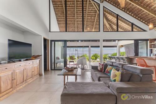Coastal Bliss: 1BR Bungalow by the Sea in Moorea in Temae Coastal Bliss: 1BR Bungalow by the Sea in Moorea in Temae
