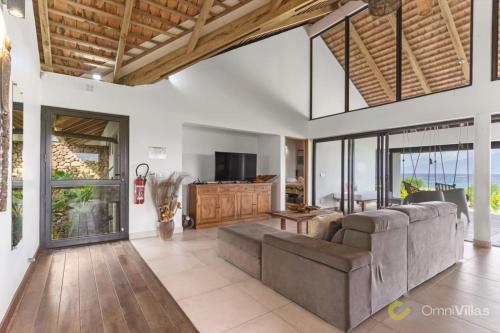 Coastal Bliss: 1BR Bungalow by the Sea in Moorea in Temae Coastal Bliss: 1BR Bungalow by the Sea in Moorea in Temae