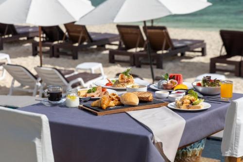 Bulow Casa Grand View Resort & Spa in Ko Lipe Bulow Casa Grand View Resort & Spa in Ko Lipe