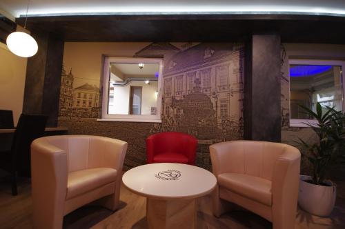 לובי, Hotel Vadaszkurt Superior in Szekesfehervar לובי, Hotel Vadaszkurt Superior in Szekesfehervar