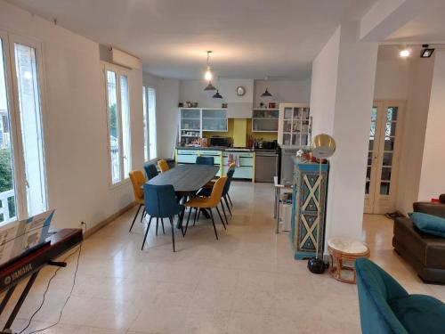 Bamboo villa in Meudon Bamboo villa in Meudon