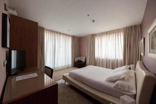 This photo about Hotel Restaurante Canzana shared on HyHotel.com