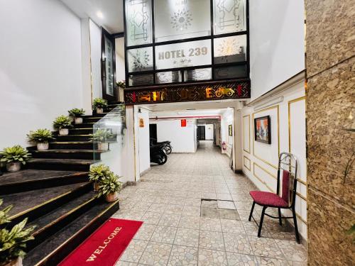 Entrance, Hotel 239 in Trung Hoa Nhan Chinh Entrance, Hotel 239 in Trung Hoa Nhan Chinh