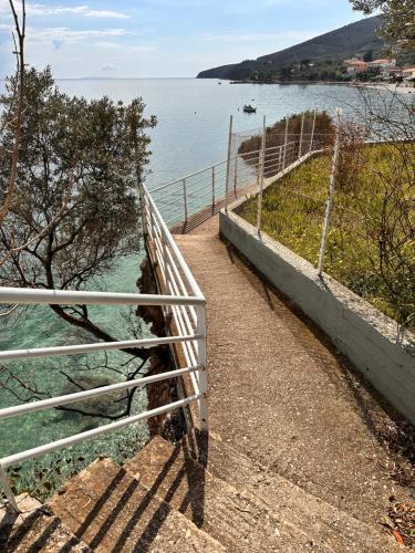 Luxury Beach House Perfect For Vacations in 시로피가도 Luxury Beach House Perfect For Vacations in 시로피가도
