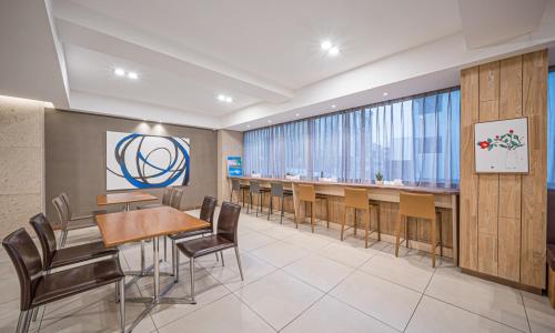 Restaurant, Dongdaegu Station Eastern Hotel in Daegu Restaurant, Dongdaegu Station Eastern Hotel in Daegu