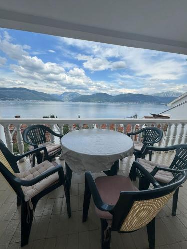 Boka charter 2 in Krasici Boka charter 2 in Krasici