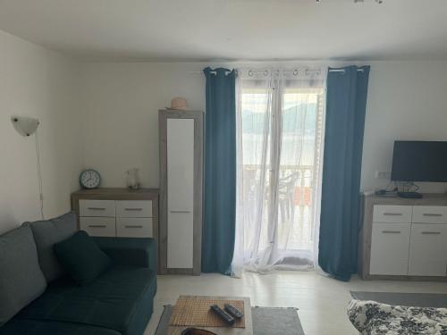 Boka charter 2 in Krasici Boka charter 2 in Krasici