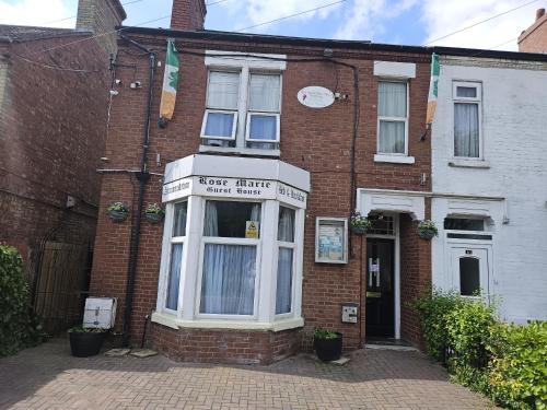 Entrada, Rose Marie Guest House in Peterborough Entrada, Rose Marie Guest House in Peterborough