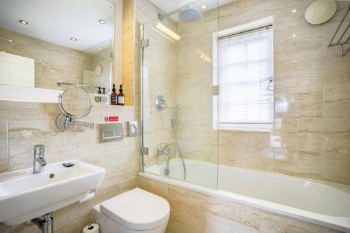 Kamar Mandi, York Cottage in Dunsley Kamar Mandi, York Cottage in Dunsley