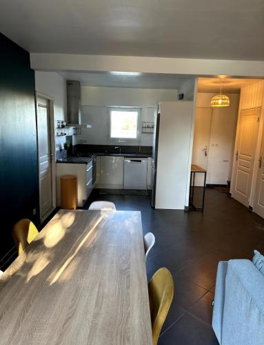 Villa , calme et reposante in นีเมอ Villa , calme et reposante in นีเมอ