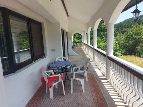 Prirodna Oaza Vila blizu Vlasica i Sarajeva in Banja Prirodna Oaza Vila blizu Vlasica i Sarajeva in Banja