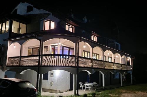 Prirodna Oaza Vila blizu Vlasica i Sarajeva in Banja Prirodna Oaza Vila blizu Vlasica i Sarajeva in Banja
