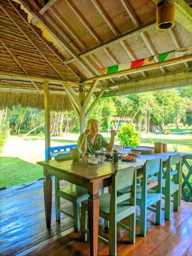 Comida y bebida, 4 Pohon - Les 4 Arbres in Flores Comida y bebida, 4 Pohon - Les 4 Arbres in Flores