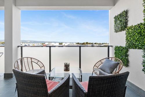 Lightview Oasis- Modern 2BR Apt- WiFi & Parking in Clearview Lightview Oasis- Modern 2BR Apt- WiFi & Parking in Clearview