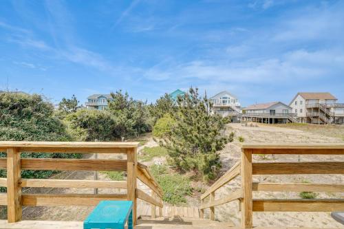 Updated Kitty Hawk Semi-Oceanfront with Ocean Views in קיטי חוק(אן סי) Updated Kitty Hawk Semi-Oceanfront with Ocean Views in קיטי חוק(אן סי)