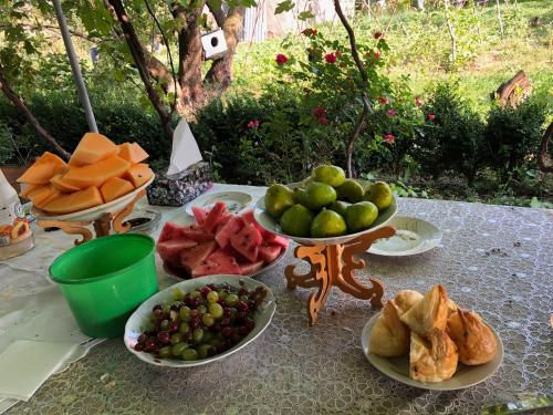 Baleni Guesthouse Agritourism in Gargar Baleni Guesthouse Agritourism in Gargar