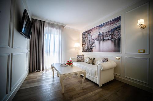 Hotel Ca' D'Oro Tre Stelle Superior Adults only in Bibione Hotel Ca' D'Oro Tre Stelle Superior Adults only in Bibione