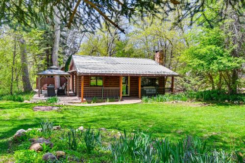 Creekside Cabin Retreat with Private Deck in Payson in Kohls Ranch Creekside Cabin Retreat with Private Deck in Payson in Kohls Ranch