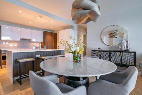 Kitchen, Premium Ocean View Condo with Pool in Lower Woburn Kitchen, Premium Ocean View Condo with Pool in Lower Woburn