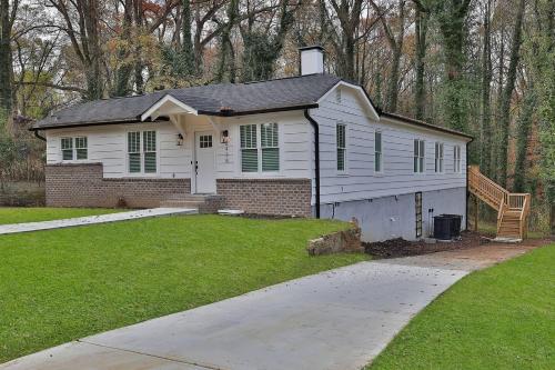 Newly Renovated 4br In Atlantaopen,mins To Dwtn in Collier Heights Newly Renovated 4br In Atlantaopen,mins To Dwtn in Collier Heights