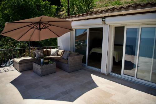 Balcony/terrace, Petit coin de Paradis a cote de Monaco in Menton Balcony/terrace, Petit coin de Paradis a cote de Monaco in Menton