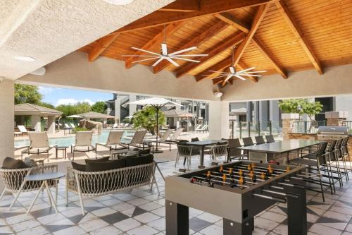 2BR CozySuites at Kierland Commons with pool #10 near Scottsdale repülőtér 2BR CozySuites at Kierland Commons with pool #10 near Scottsdale repülőtér