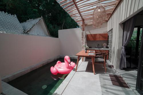 Swimming pool, Ubu Villa Nara 01 - Honeymoon Villa in Kaliurang Swimming pool, Ubu Villa Nara 01 - Honeymoon Villa in Kaliurang