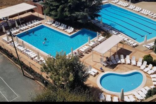 Swimming pool, EHDEN 3-3 apt in Ehden Swimming pool, EHDEN 3-3 apt in Ehden
