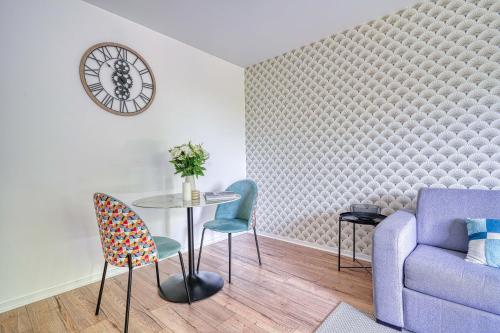 Charmant T1 rénové avec balcon pour 2 personnes - 338B (Charmant T1 renove avec balcon pour 2 personnes - 338B) in Nogent-sur-Marne Charmant T1 rénové avec balcon pour 2 personnes - 338B (Charmant T1 renove avec balcon pour 2 personnes - 338B) in Nogent-sur-Marne