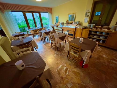 Їжа та напої, Hotel Silvana Garni in Лимоні Сул Гарда Їжа та напої, Hotel Silvana Garni in Лимоні Сул Гарда