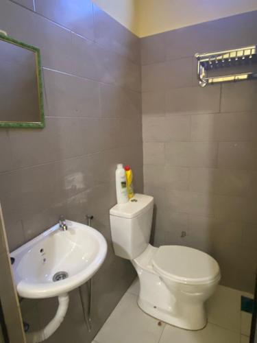 Homestay BONDA 1 in Wakaf Bharu Homestay BONDA 1 in Wakaf Bharu