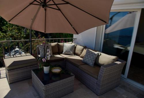 Balcony/terrace, Petit coin de Paradis a cote de Monaco in Menton Balcony/terrace, Petit coin de Paradis a cote de Monaco in Menton