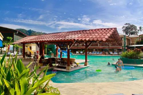 Бассейн , Amapola Resort in Хако Бассейн , Amapola Resort in Хако