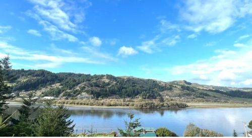 Rogue River Landing Resort in Gold Beach (OR) Rogue River Landing Resort in Gold Beach (OR)