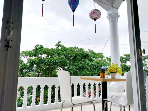 شرفة/ تراس, Nha Xanh Homestay in نينه بينه شرفة/ تراس, Nha Xanh Homestay in نينه بينه