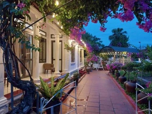 حديقة, Nha Xanh Homestay in نينه بينه حديقة, Nha Xanh Homestay in نينه بينه