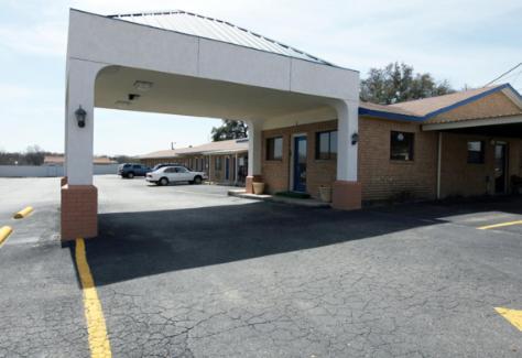 Зовнішній вигляд готелю, Americas Best Value Inn Comanche in Команче Зовнішній вигляд готелю, Americas Best Value Inn Comanche in Команче