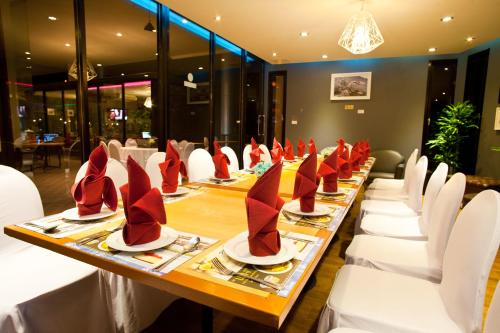 Banquet hall, Thumrin Thana Hotel in Trang Banquet hall, Thumrin Thana Hotel in Trang