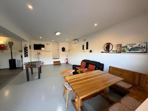 ห้องส่วนกลางสำหรับนั่งเล่น/ดูทีวี, Apartment Ana with a Charming Jacuzzi near Marija Bistrica in สเวติ คริซ ซาเชรตเย ห้องส่วนกลางสำหรับนั่งเล่น/ดูทีวี, Apartment Ana with a Charming Jacuzzi near Marija Bistrica in สเวติ คริซ ซาเชรตเย