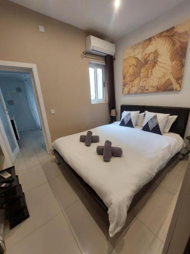 Central & Cozy - 1 Bedroom Apartment