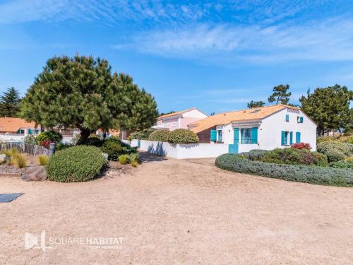 Maison Avec Terrasse, Piscine, Proche Plage et Foret a Saint-Hilaire-de-Riez ! - FR-1-324A-63 in Saint-Jean-de-Monts Maison Avec Terrasse, Piscine, Proche Plage et Foret a Saint-Hilaire-de-Riez ! - FR-1-324A-63 in Saint-Jean-de-Monts