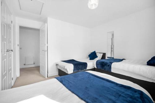 Spacious 4-Bed House in Leicester Free parking