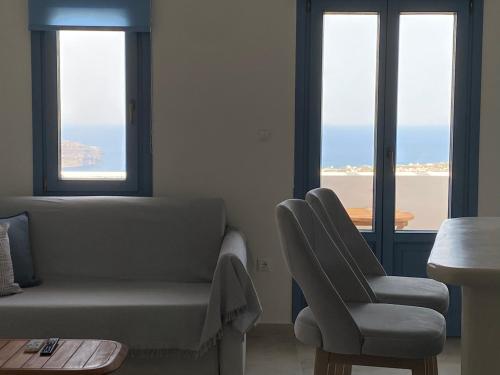 ENA suites Santorini in Moni Profitou Iliou ENA suites Santorini in Moni Profitou Iliou
